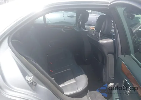 2013 Mercedes-Benz E 350 z USA, uszkodzony, nr VIN WDDHF5KB8DA701517